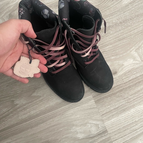 Timberland boots like new worn 2 times special edition - Picture 3 of 10